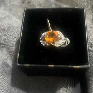 New with size tag and gift box size 7 rhinestone embellished ring